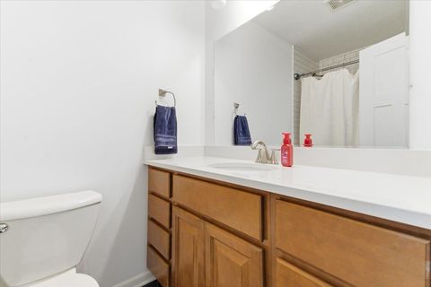 Tiny photo for 214 Garnett Avenue, Winthrop Harbor, IL 60096 (MLS # 12550466)