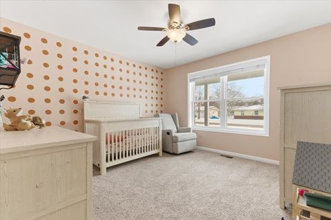 Tiny photo for 214 Garnett Avenue, Winthrop Harbor, IL 60096 (MLS # 12550466)