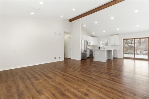 Tiny photo for 214 Garnett Avenue, Winthrop Harbor, IL 60096 (MLS # 12550466)