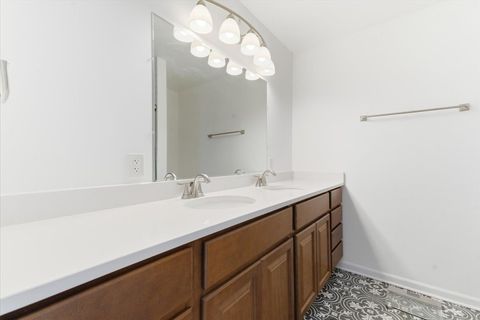 Tiny photo for 214 Garnett Avenue, Winthrop Harbor, IL 60096 (MLS # 12550466)