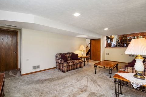Tiny photo for 10415 S Knox Avenue S, Oak Lawn, IL 60453 (MLS # 12450753)