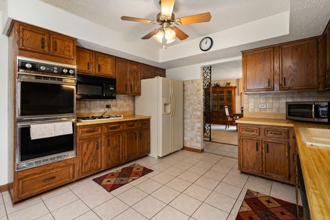 Tiny photo for 10415 S Knox Avenue S, Oak Lawn, IL 60453 (MLS # 12450753)