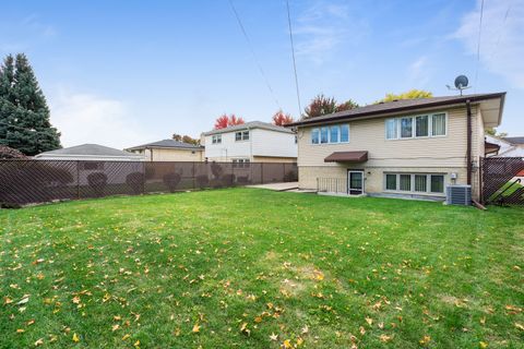 Tiny photo for 10415 S Knox Avenue S, Oak Lawn, IL 60453 (MLS # 12450753)