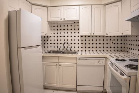 Tiny photo for 415 Wesley Avenue #24, Oak Park, IL 60302 (MLS # 12508398)