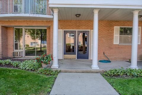 Tiny photo for 415 Wesley Avenue #24, Oak Park, IL 60302 (MLS # 12508398)