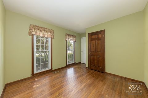 Tiny photo for 705 Timber Trail Drive, Naperville, IL 60565 (MLS # 12617703)