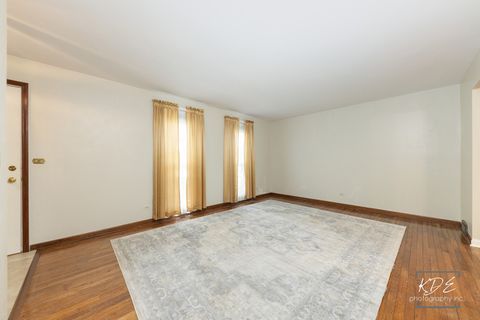 Tiny photo for 705 Timber Trail Drive, Naperville, IL 60565 (MLS # 12617703)