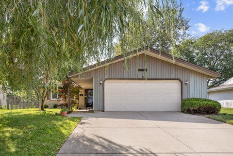 Photo of 124 Patricia Drive, Schaumburg, IL 60193 (MLS # 12751804)