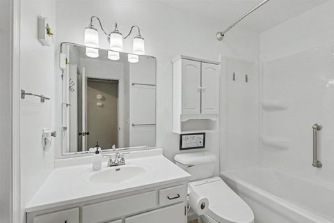 Tiny photo for 2101 Harbortown Circle #2101, Champaign, IL 61821 (MLS # 12673162)