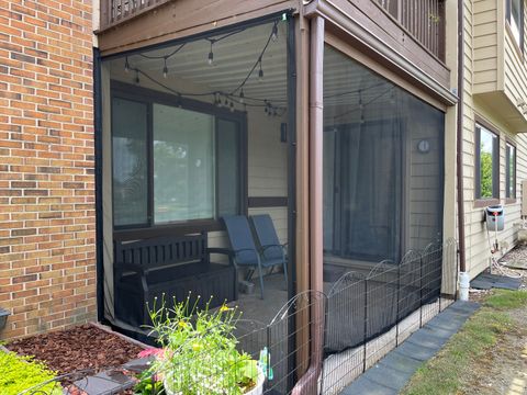Tiny photo for 2101 Harbortown Circle #2101, Champaign, IL 61821 (MLS # 12673162)