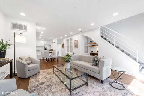 Tiny photo for 2415 N Janssen Avenue #B, Chicago, IL 60614 (MLS # 12679784)