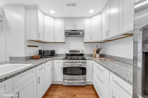 Tiny photo for 2415 N Janssen Avenue #B, Chicago, IL 60614 (MLS # 12679784)
