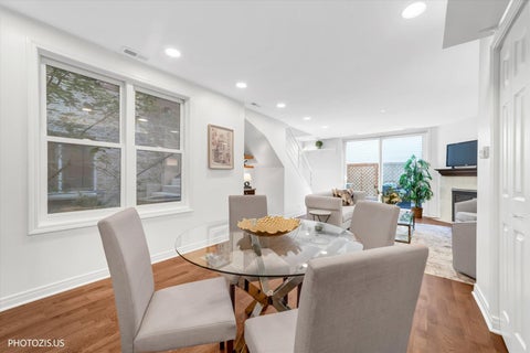 Tiny photo for 2415 N Janssen Avenue #B, Chicago, IL 60614 (MLS # 12679784)