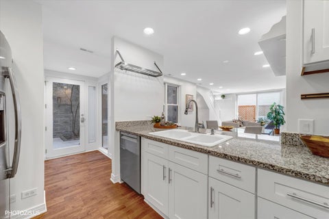 Tiny photo for 2415 N Janssen Avenue #B, Chicago, IL 60614 (MLS # 12679784)