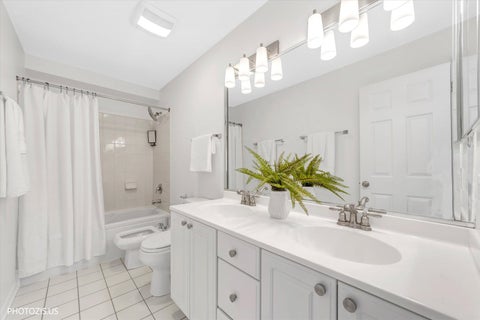 Tiny photo for 2415 N Janssen Avenue #B, Chicago, IL 60614 (MLS # 12679784)