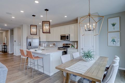 Tiny photo for 424 Collingwood Road, South Elgin, IL 60177 (MLS # 12453622)