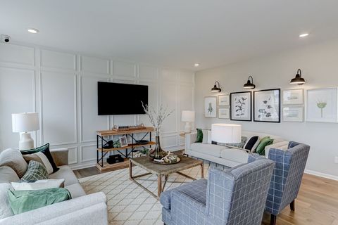 Tiny photo for 424 Collingwood Road, South Elgin, IL 60177 (MLS # 12453622)