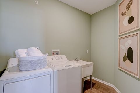 Tiny photo for 424 Collingwood Road, South Elgin, IL 60177 (MLS # 12453622)