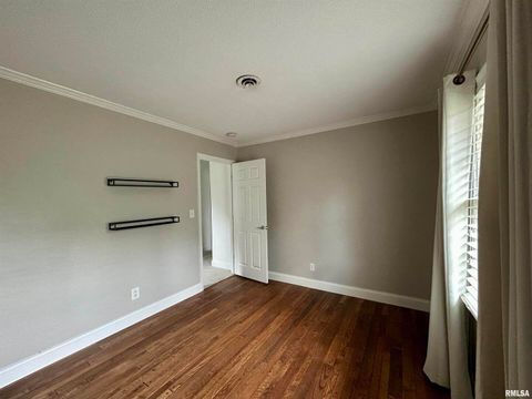 Tiny photo for 317 S Lu Court, Carbondale, IL 62901 (MLS # EB458892)