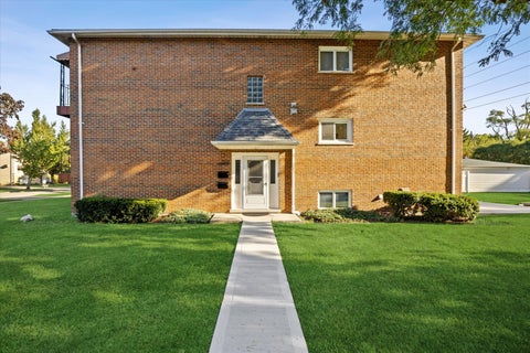 Tiny photo for 801 Barnsdale Road #2, La Grange Park, IL 60526 (MLS # 12726623)