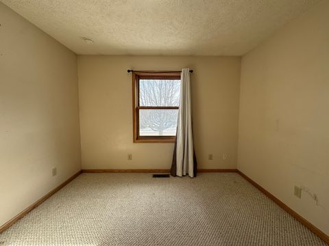 Tiny photo for 1200 26th Avenue N, Clinton, IA 52732 (MLS # 12554268)