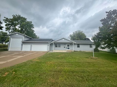 Photo of 1200 26th Avenue N, Clinton, IA 52732 (MLS # 12554268)