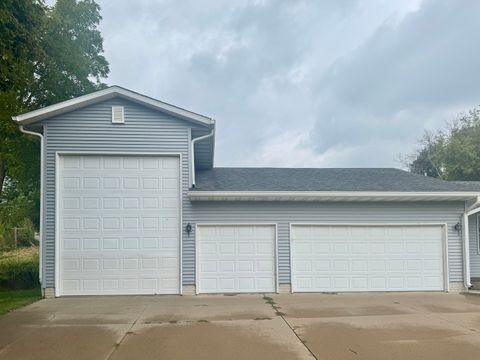 Tiny photo for 1200 26th Avenue N, Clinton, IA 52732 (MLS # 12554268)