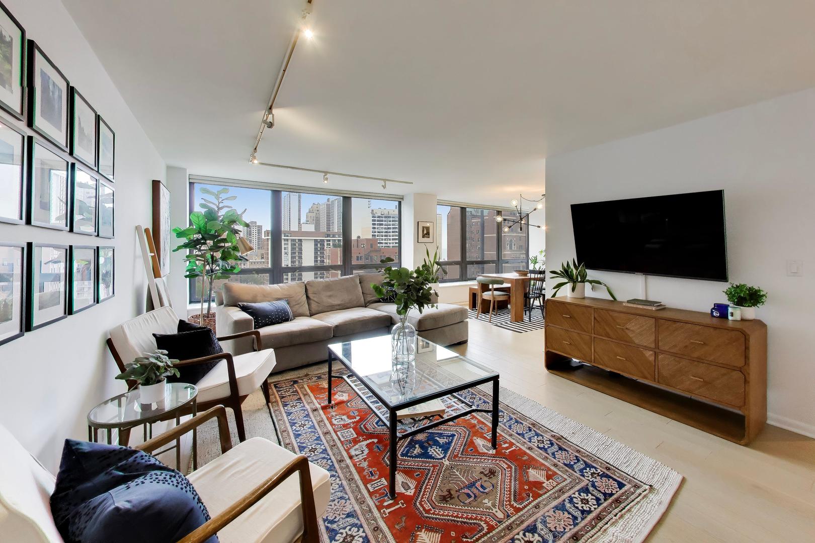 50 E BELLEVUE Place 1606