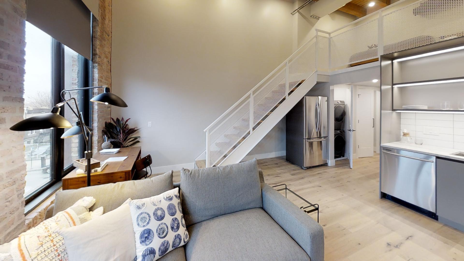 729 N Sangamon Street 303