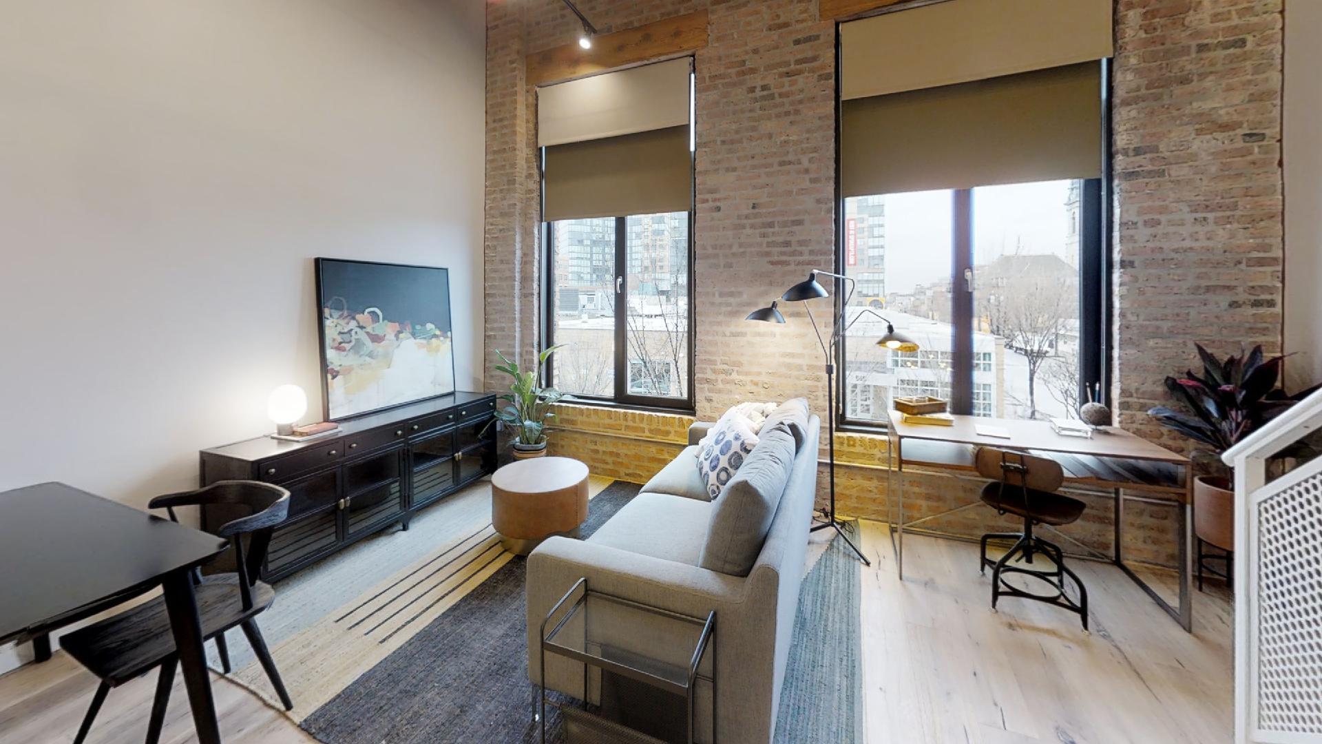 729 N Sangamon Street 303