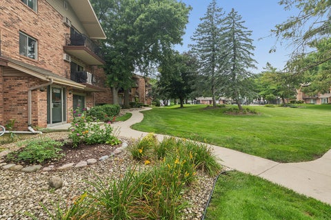 Tiny photo for 5330 Waterbury Drive #1603, Crestwood, IL 60418 (MLS # 12731039)