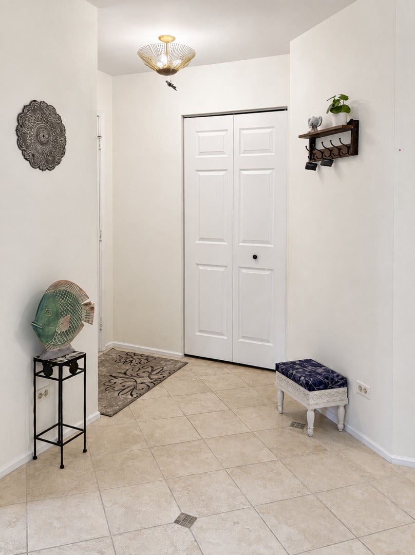 1404 Nottingham Court D1