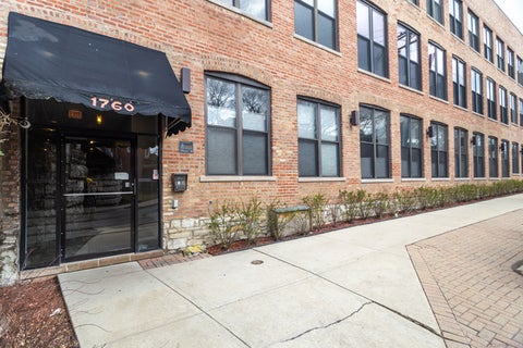 Photo of 1760 W Wrightwood Avenue #305, Chicago, IL 60614 (MLS # 12702808)