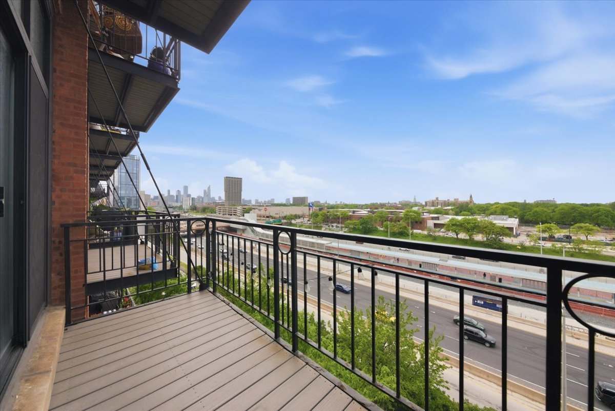 1250 W Van Buren Street 514