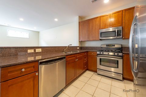 Tiny photo for 915 S Oak Park Avenue #1B, Oak Park, IL 60304 (MLS # 12492419)