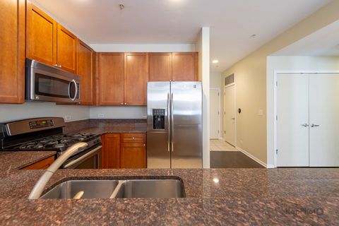Tiny photo for 915 S Oak Park Avenue #1B, Oak Park, IL 60304 (MLS # 12492419)
