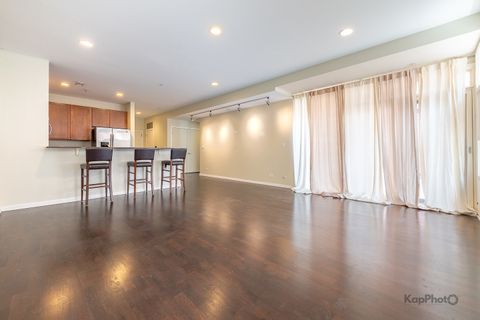 Tiny photo for 915 S Oak Park Avenue #1B, Oak Park, IL 60304 (MLS # 12492419)
