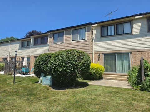 Tiny photo for 703 MALLARD Lane, Deerfield, IL 60015 (MLS # 12709679)
