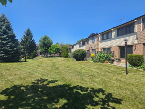 Tiny photo for 703 MALLARD Lane, Deerfield, IL 60015 (MLS # 12709679)