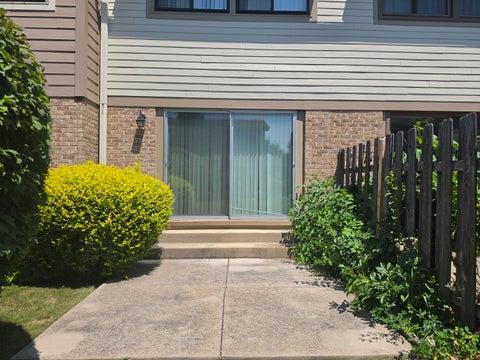 Tiny photo for 703 MALLARD Lane, Deerfield, IL 60015 (MLS # 12709679)