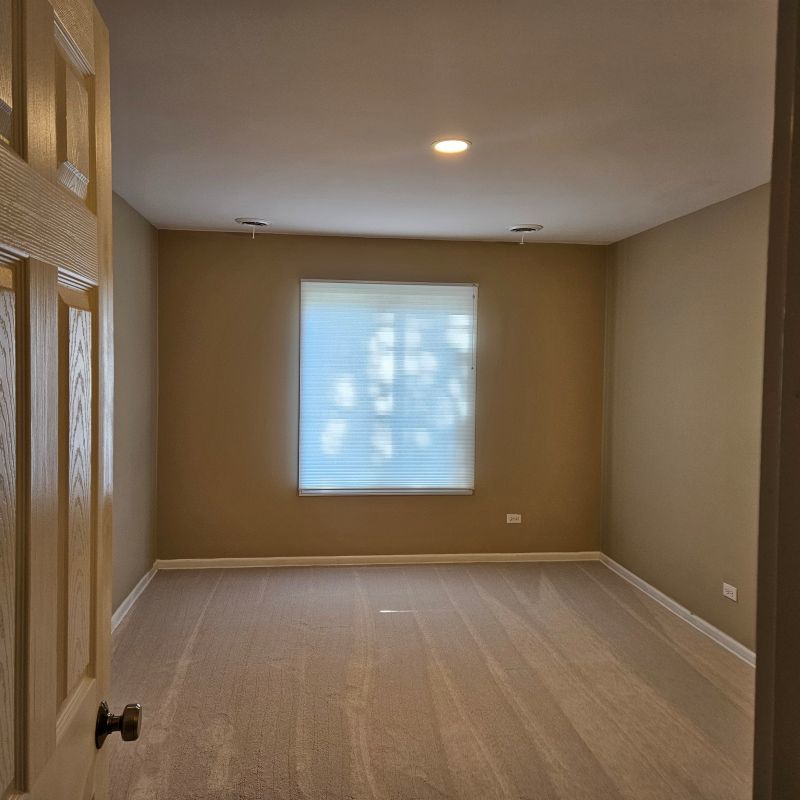 Vernon Hills, Illinois 60061, United States, 2 Bedrooms Bedrooms, ,1 BathroomBathrooms,Residential,Active,210120