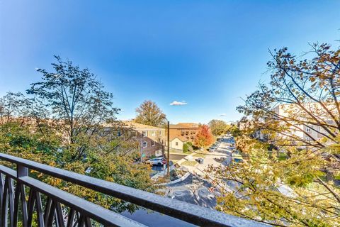 A home in Des Plaines