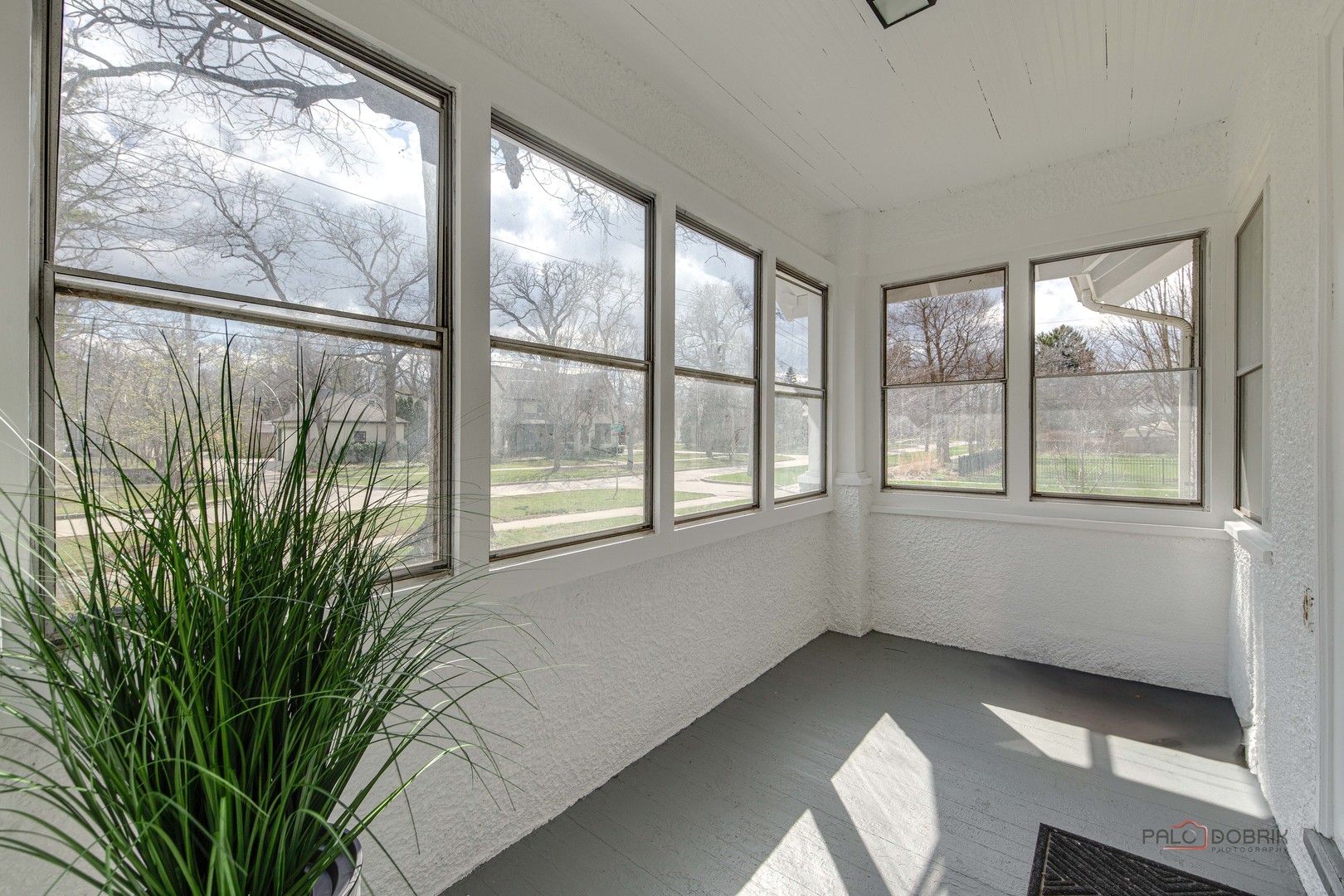 300 E Sheridan Place