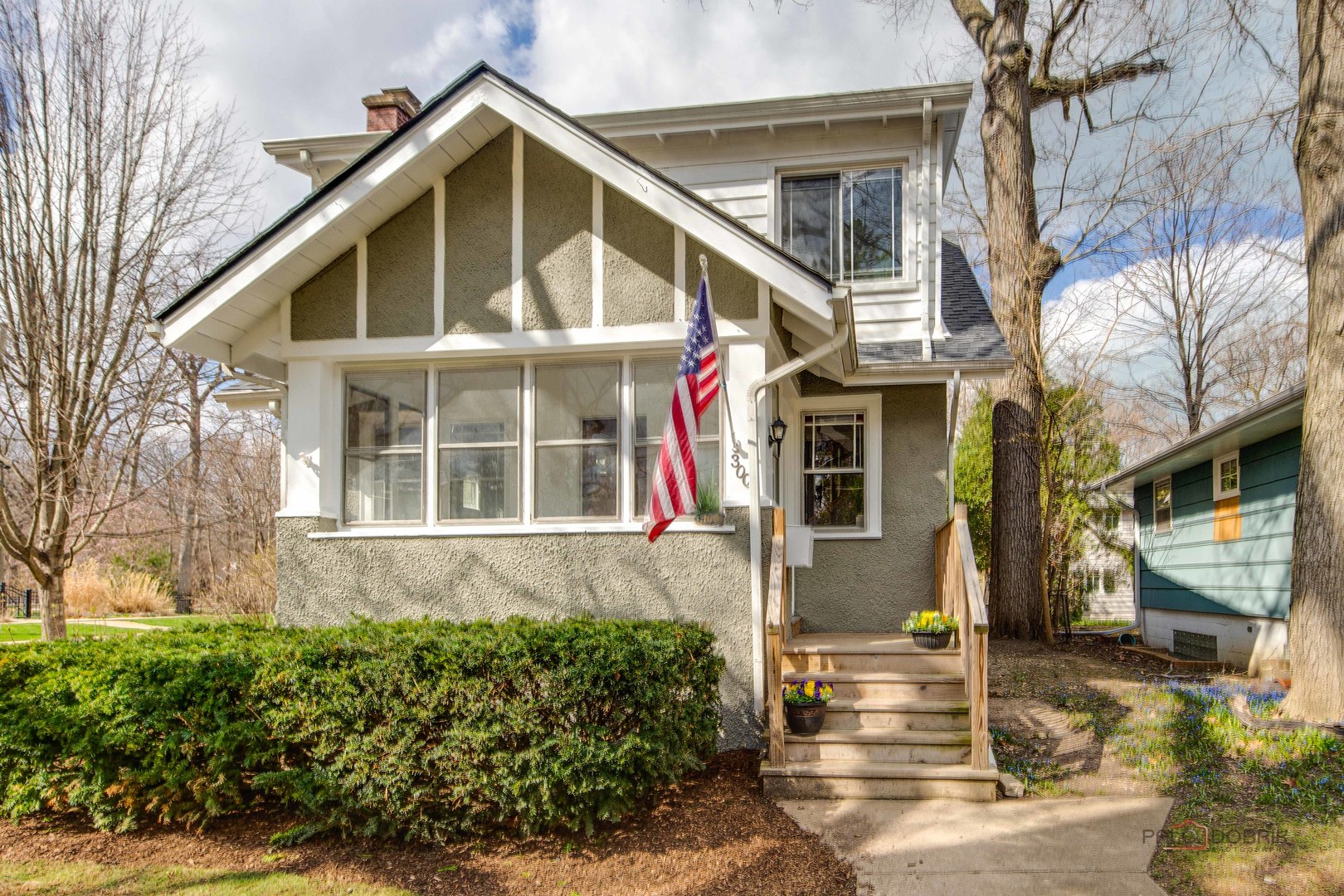 300 E Sheridan Place