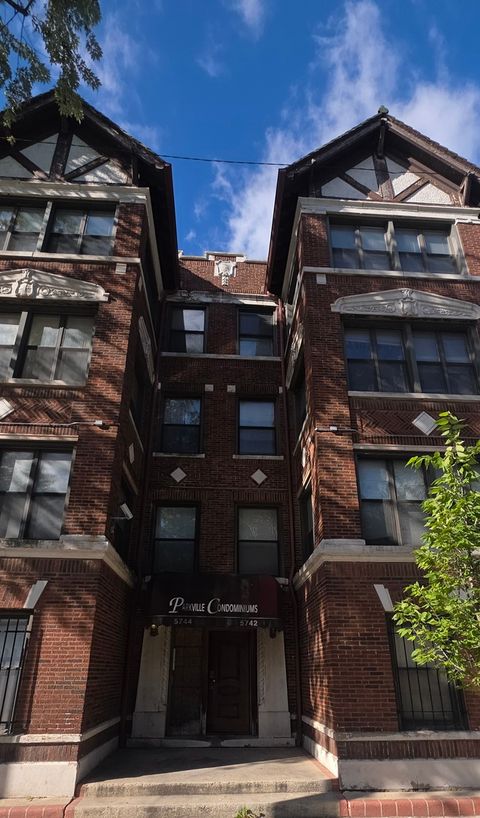 Tiny photo for 5742 S King Drive #3, Chicago, IL 60637 (MLS # 12507587)