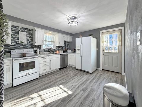 Tiny photo for 319 N Foley Avenue, Freeport, IL 61032 (MLS # 12599258)