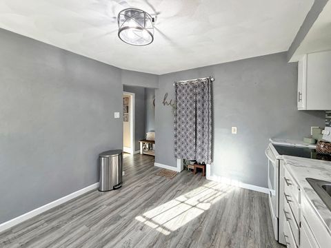 Tiny photo for 319 N Foley Avenue, Freeport, IL 61032 (MLS # 12599258)