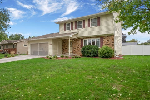 Tiny photo for 8520 18TH Street W, Rock Island, IL 61201 (MLS # 12762585)