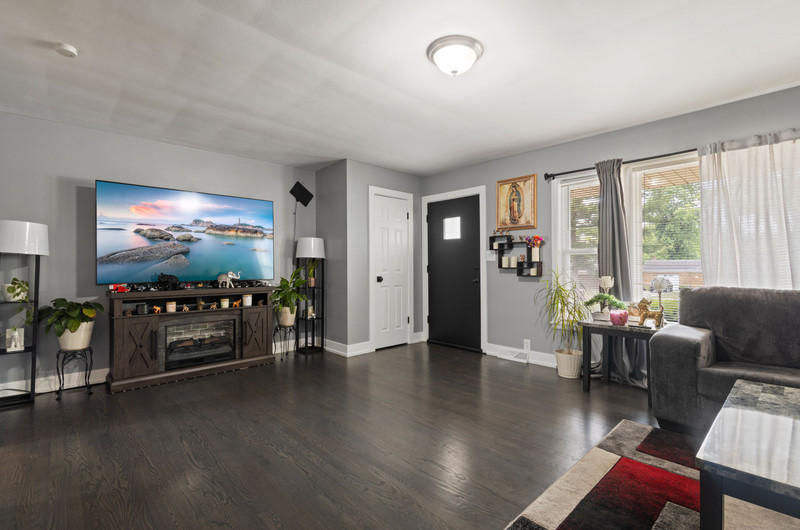 251 W 10th Street