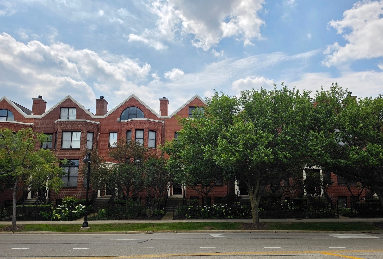 2085 Valor Court